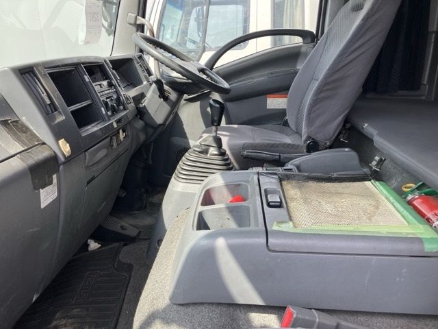 2012 Isuzu Forward アルミウイング PG auction photo 5