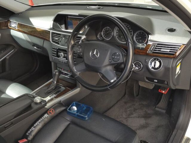 2011 Mercedes-Benz E-Class E250CGIエフィ125 auction photo 3