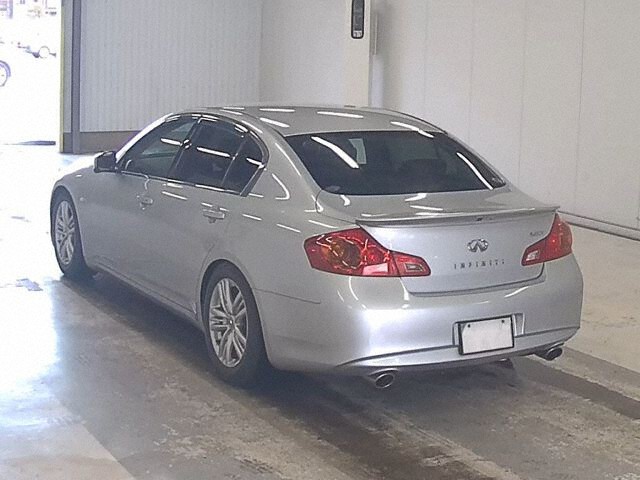 2010 Nissan Skyline 250GTタイプP auction photo 2