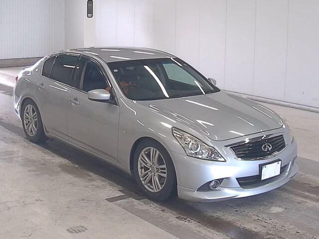 2010 Nissan Skyline 250GTタイプP Japan auction vehicle