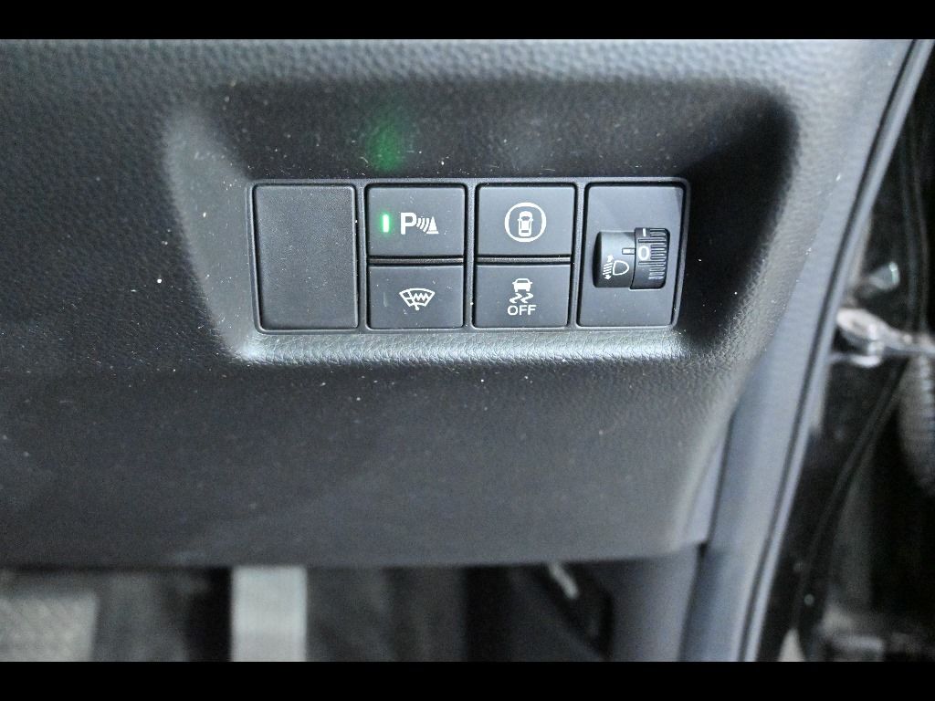 2020 Honda Fit 4WD ベーシック auction photo 11