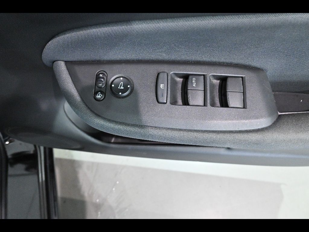 2020 Honda Fit 4WD ベーシック auction photo 12