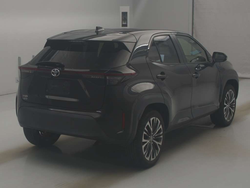 2022 Toyota Yaris Cross Z auction photo 2