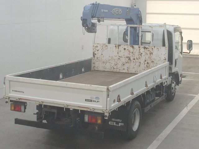 2017 Isuzu Elf With crane auction photo 2
