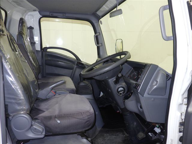 2017 Isuzu Elf With crane auction photo 5