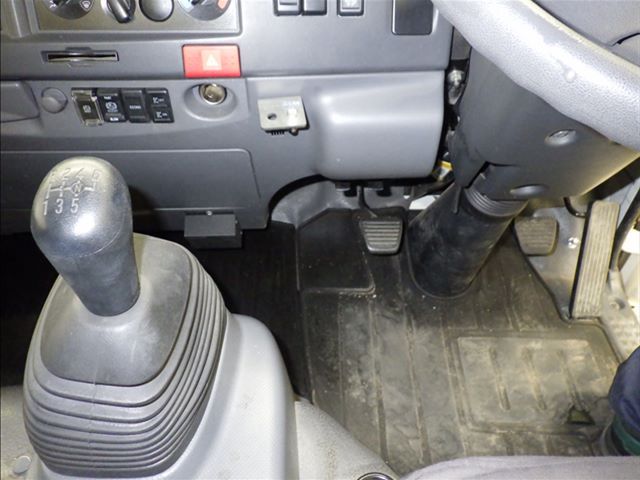 2017 Isuzu Elf With crane auction photo 7