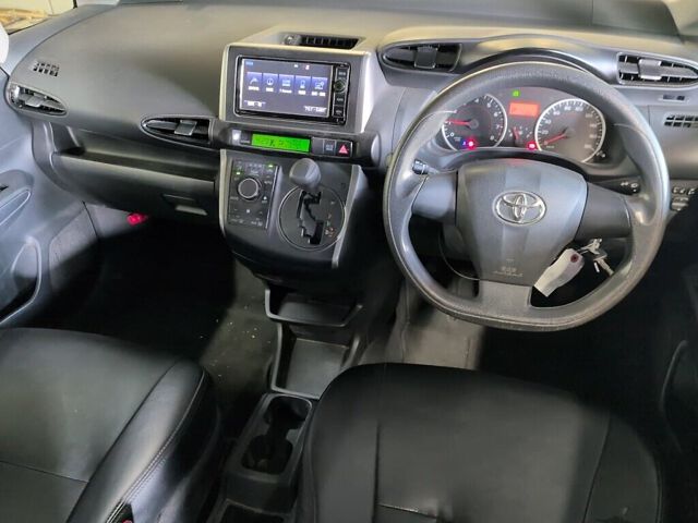 2016 Toyota Wish 1.8X auction photo 3