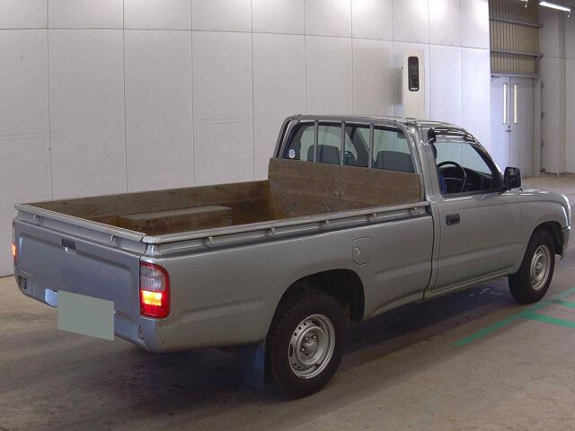 2001 Toyota Hilux DX auction photo 5