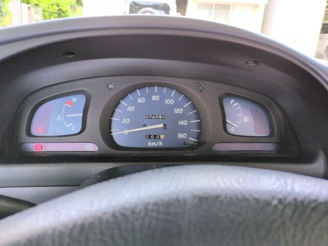 2001 Toyota Hilux DX auction photo 3