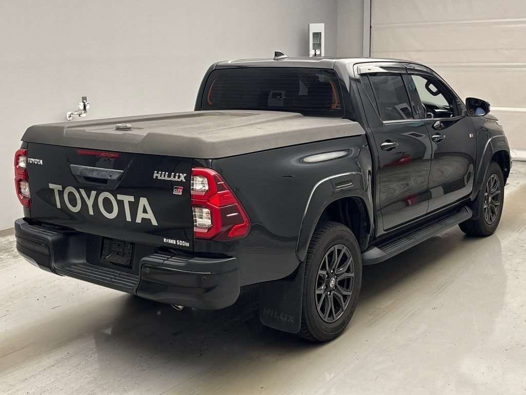 2022 Toyota Hilux Z GR Sport 4WD auction photo 2