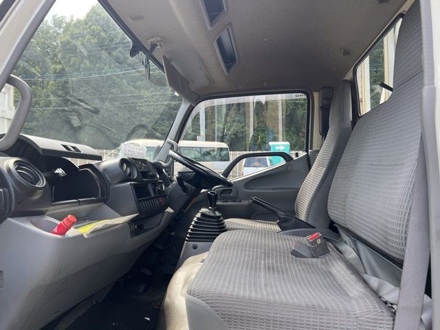2018 Hino Dutro ヒラ auction photo 5