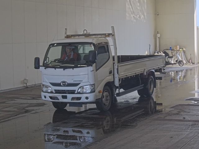 2018 Hino Dutro ヒラ Japan auction vehicle