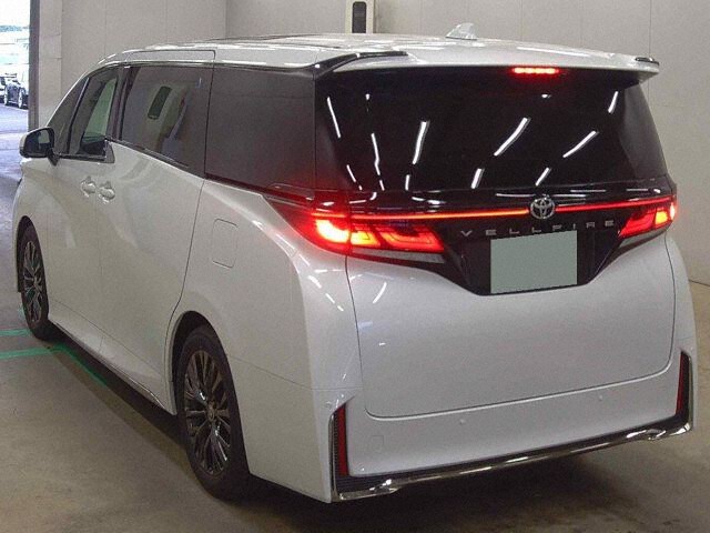 2025 Toyota Vellfire Z Premier auction photo 2
