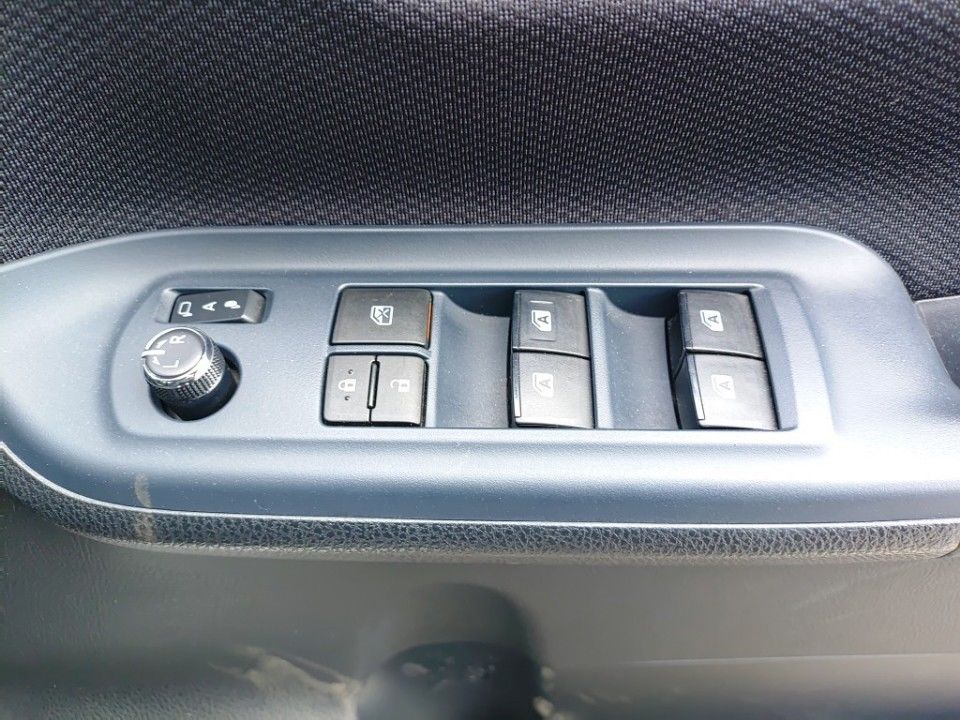 2017 Toyota Noah auction photo 14