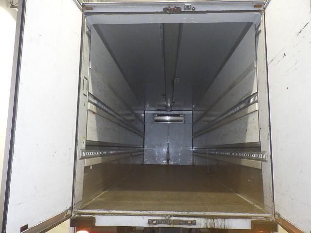 2016 Mitsubishi Fuso Refrigerated and frozen trucks auction photo 4