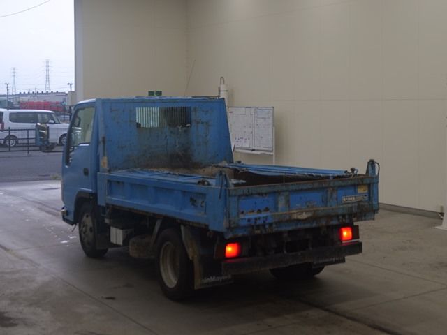 2012 Isuzu Elf dump auction photo 2