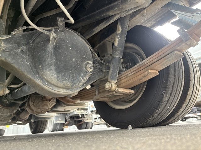 2012 Isuzu Elf dump auction photo 10