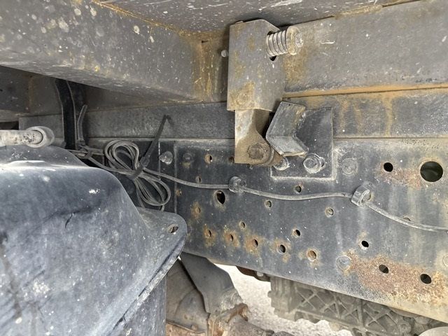 2012 Isuzu Elf dump auction photo 17