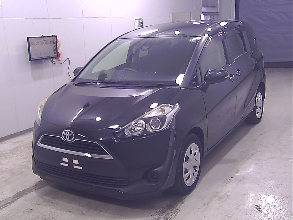 2017 Toyota Sienta X 7人 auction photo 4