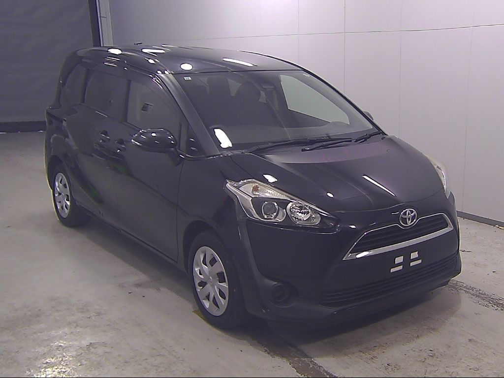 2017 Toyota Sienta X 7人 Japan auction vehicle