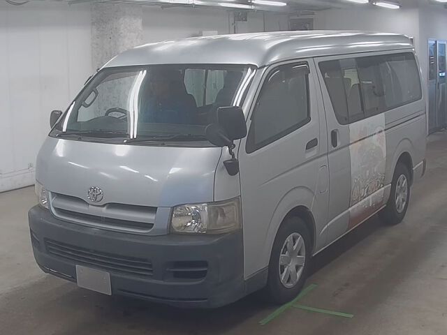 2004 Toyota Hiace DX auction photo 4