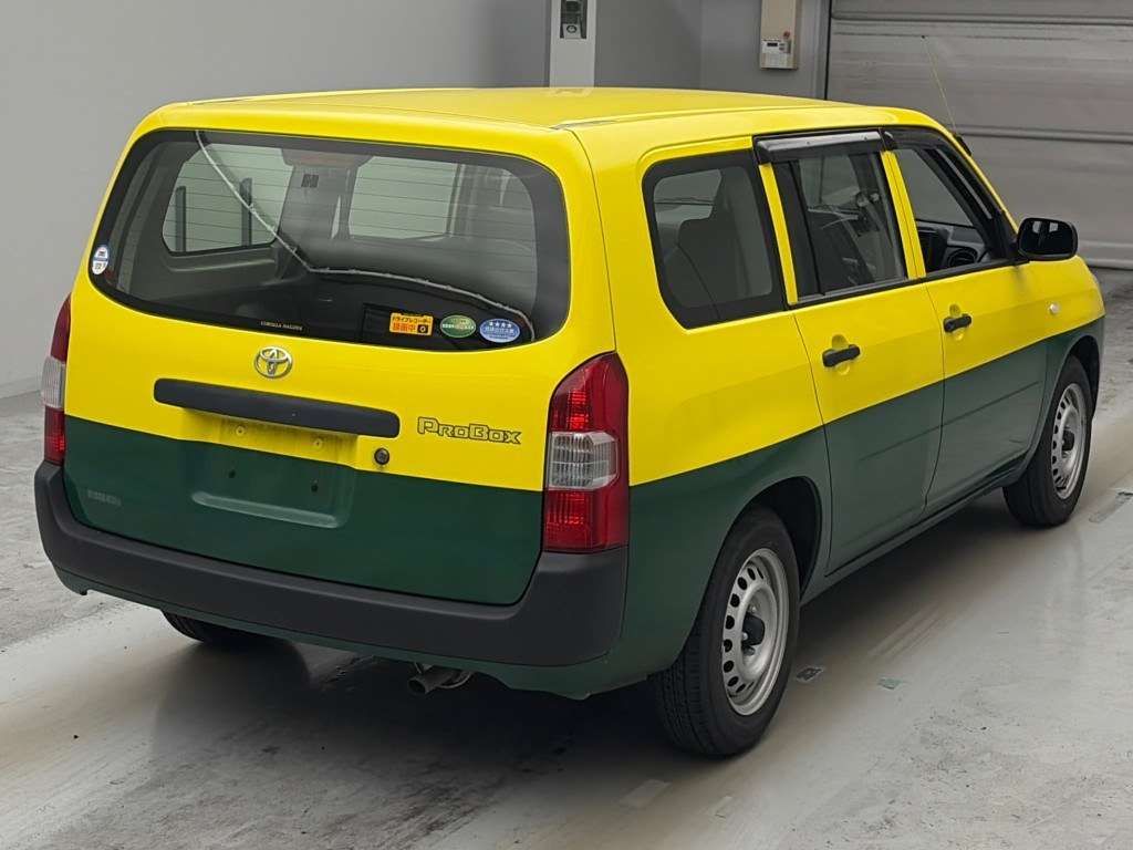 2020 Toyota Probox DX Comfort auction photo 2