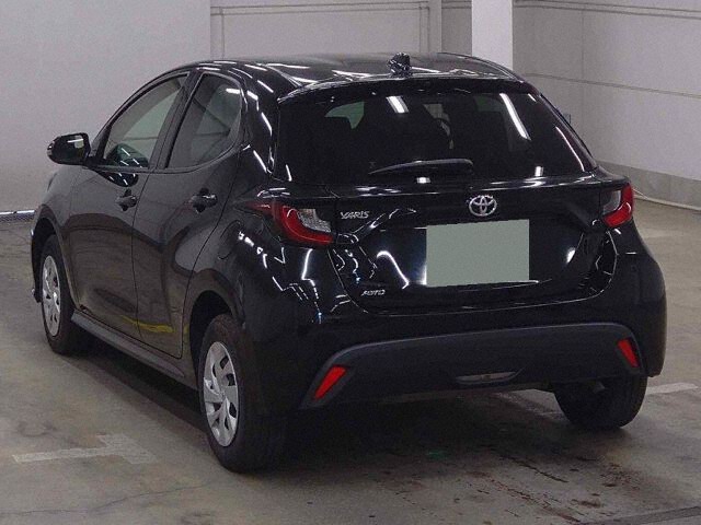2023 Toyota Yaris X 4WD auction photo 2