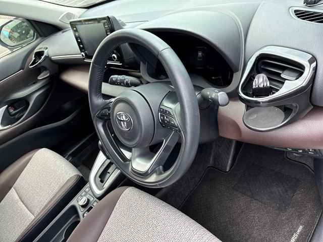 2022 Toyota Yaris Cross Z 4WD auction photo 3