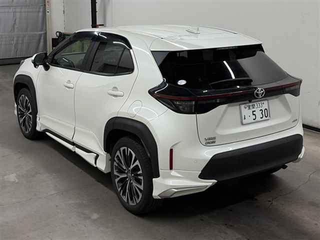 2022 Toyota Yaris Cross Z 4WD auction photo 2