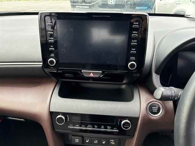 2022 Toyota Yaris Cross Z 4WD auction photo 6
