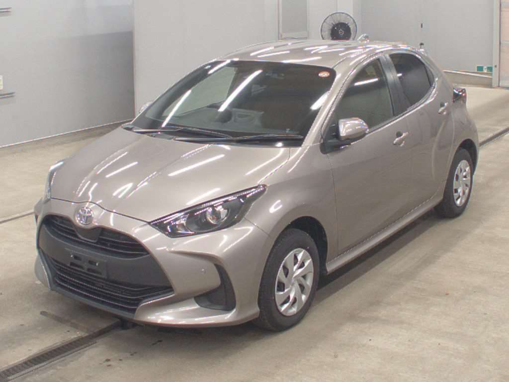 2021 Toyota Yaris X 4WD Japan auction vehicle
