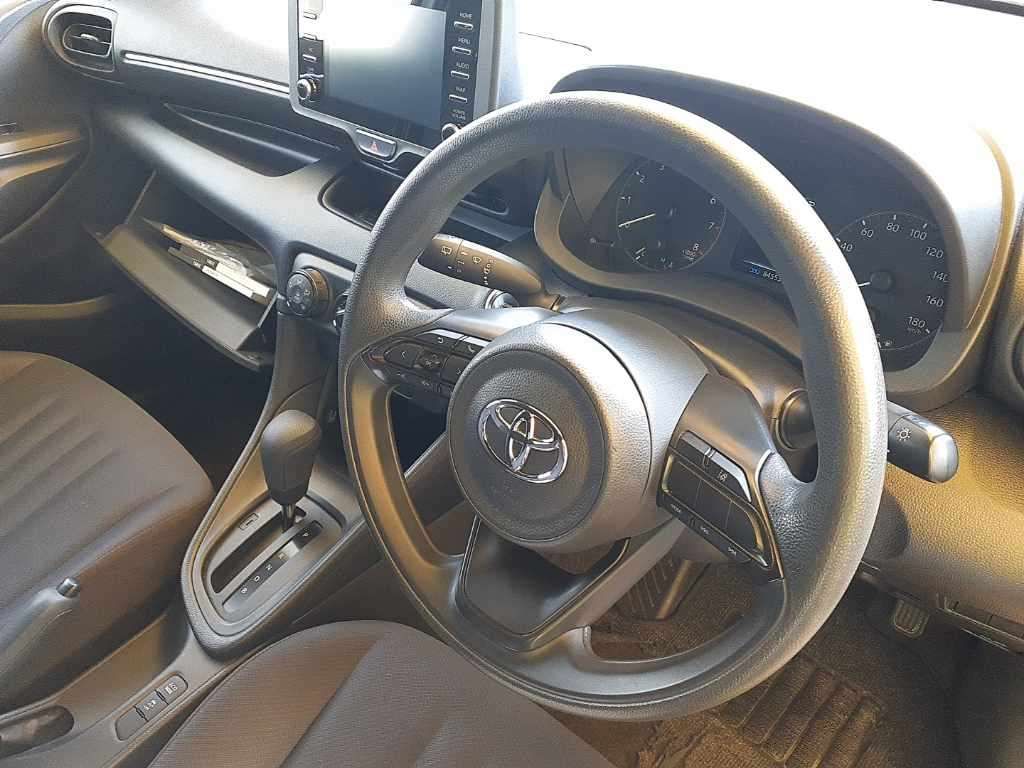 2021 Toyota Yaris X auction photo 9