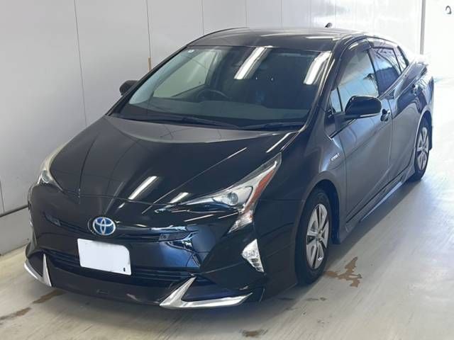 2016 Toyota Prius Sセーフティプラス Japan auction vehicle