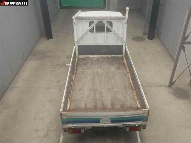2018 Isuzu Elf auction photo 6