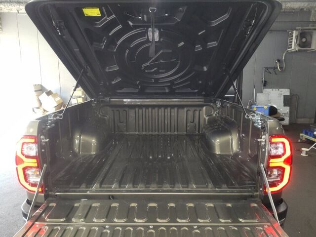 2023 Toyota Hilux Z 4WD auction photo 6