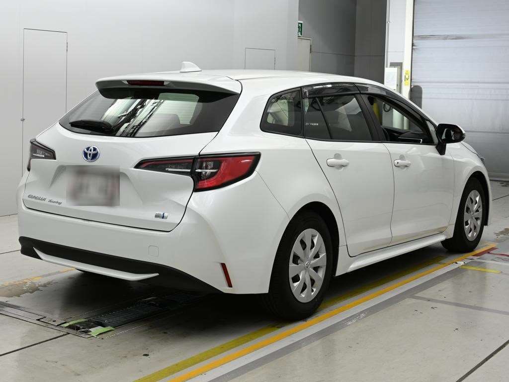 2021 Toyota Corolla Touring ハイブリッド G-X auction photo 2
