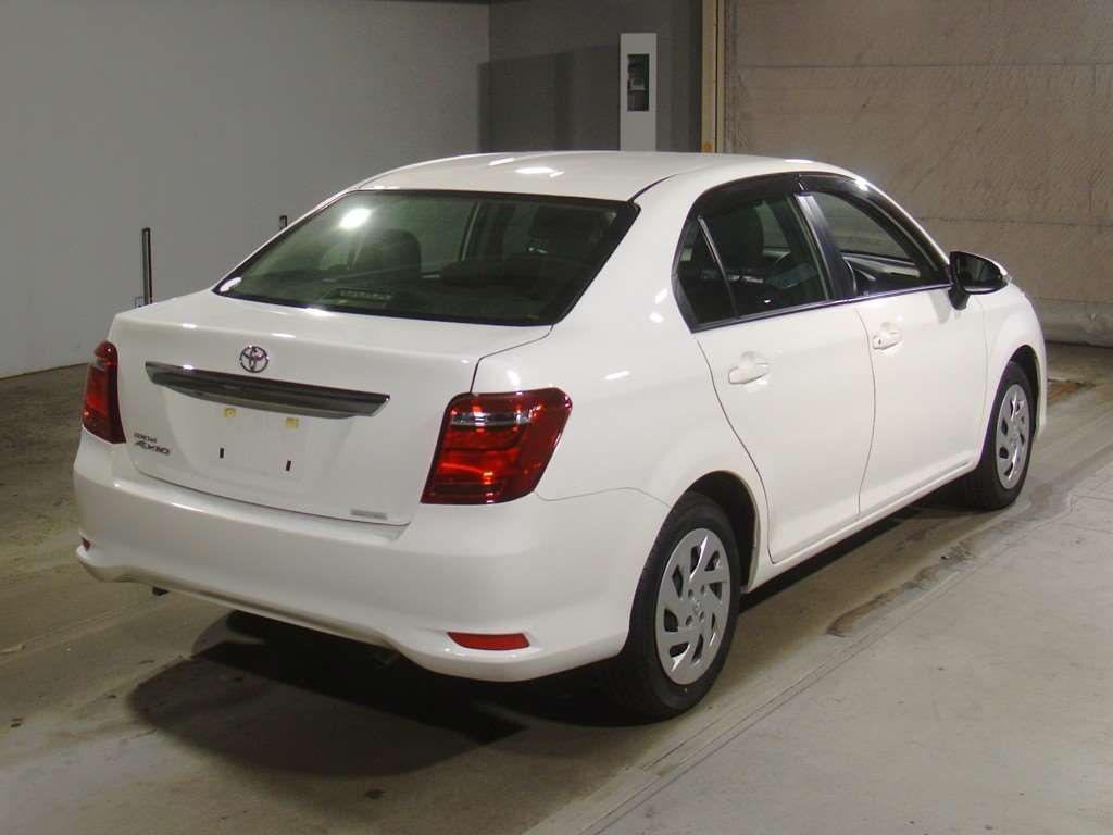 2021 Toyota Corolla Axio EX auction photo 2