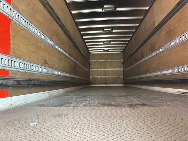 2013 Isuzu Giga Aluminum van auction photo 18