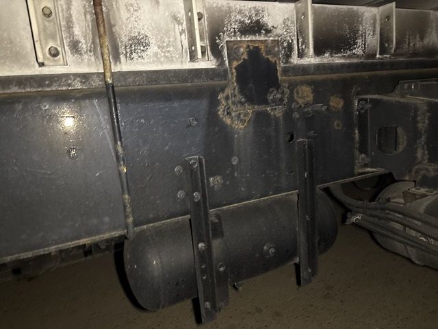 2013 Isuzu Giga Aluminum van auction photo 15