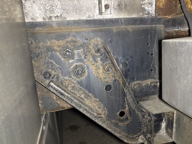 2013 Isuzu Giga Aluminum van auction photo 12