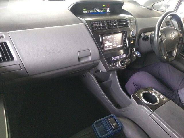 2013 Toyota Prius Alpha G-Tune Black auction photo 3