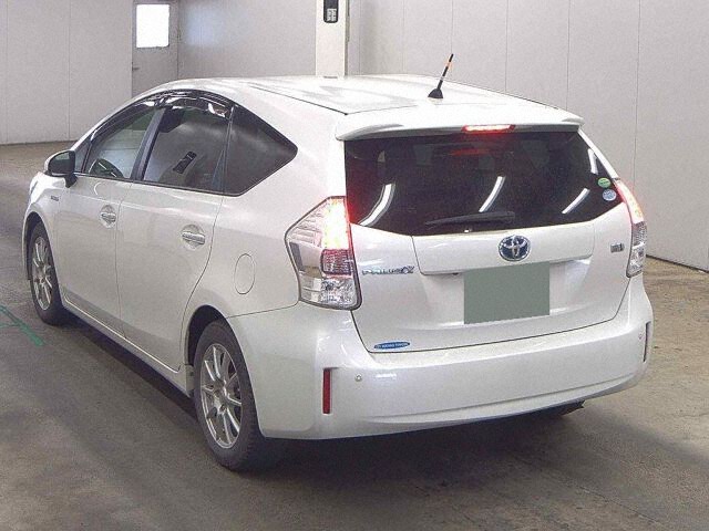 2013 Toyota Prius Alpha G-Tune Black auction photo 2