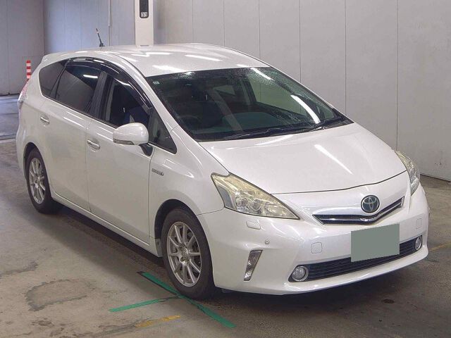 Japan Auction Vehicles 8 2013 Toyota Prius Alpha G-Tune Black auction photo