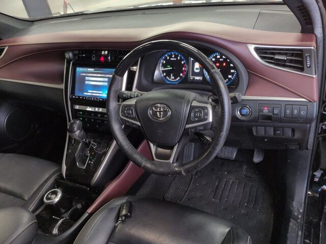 2019 Toyota Harrier premium auction photo 3