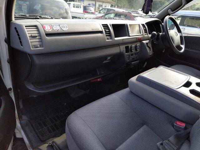 2007 Toyota Hiace DX 4WD auction photo 3