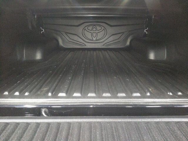 2023 Toyota Hilux Z GRスポーツ 4WD auction photo 3