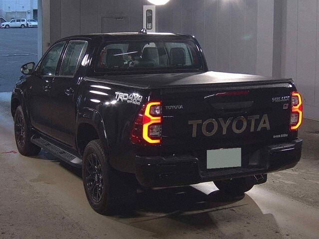 2023 Toyota Hilux Z GRスポーツ 4WD auction photo 2