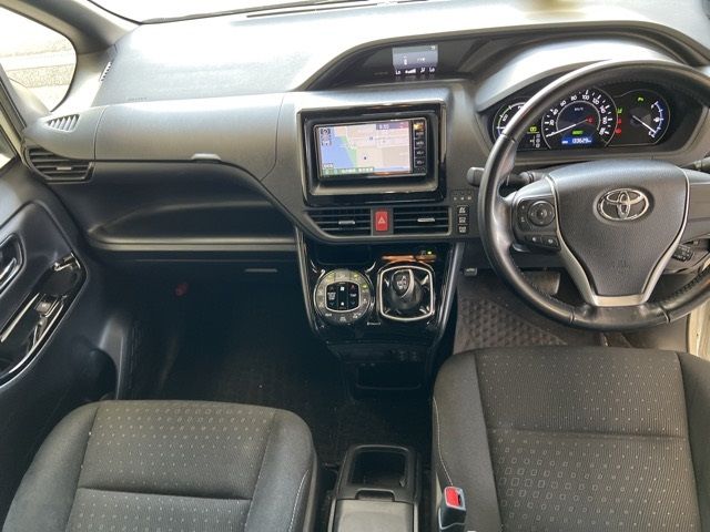 2019 Toyota Noah ハイブリッド G auction photo 5