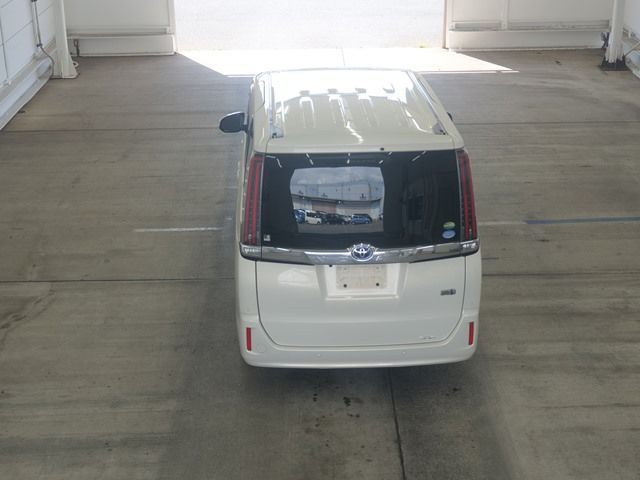 2019 Toyota Noah ハイブリッド G auction photo 3