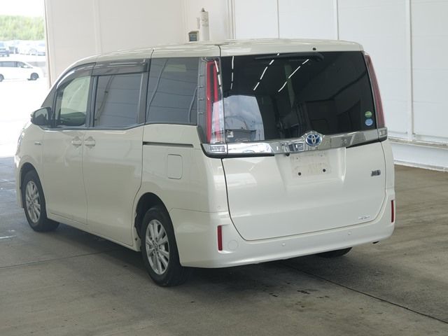 2019 Toyota Noah ハイブリッド G auction photo 2